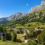 Tarbey Alpine - Ski-in & Bergsicht *